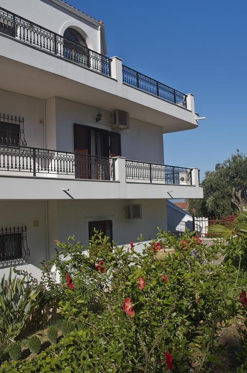 Marialice Apartment Dassia  Exterior foto